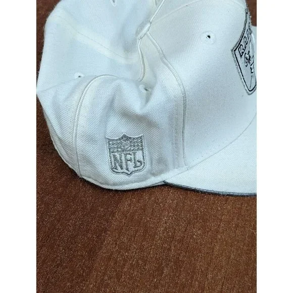 REEBOK NFL FITTED SIZE 7 1/4 OAKLAND LA RAIDERS HAT Exclusive Edition - Picture 4 of 6